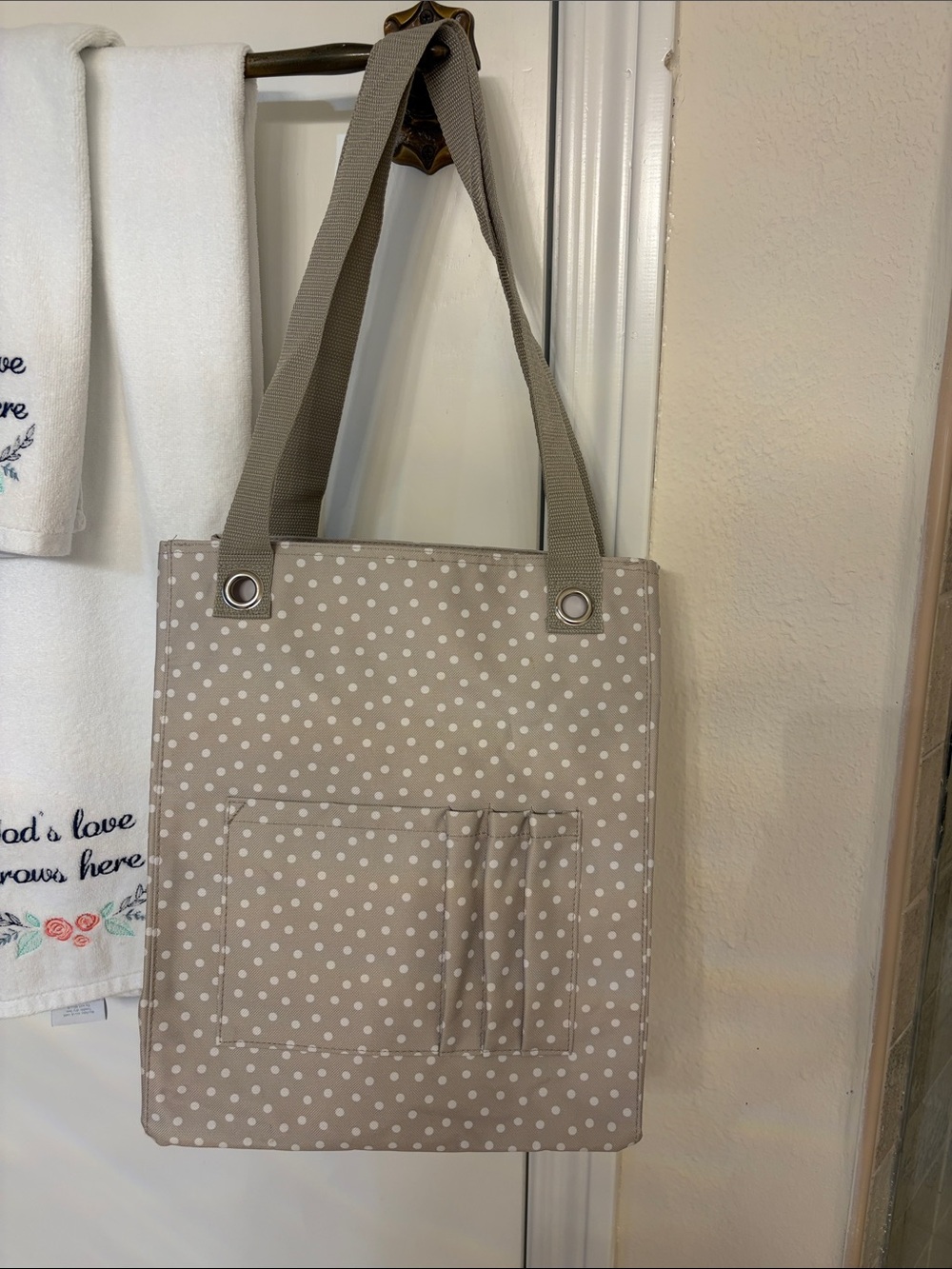 NWOT Gray Roomy Organizer Tote by Thirty-One Pebbled Polka Dot Faux Leather
